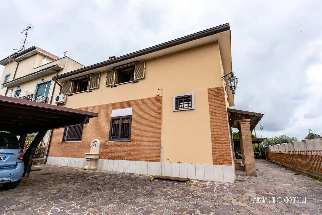 Villa in vendita a Ariccia