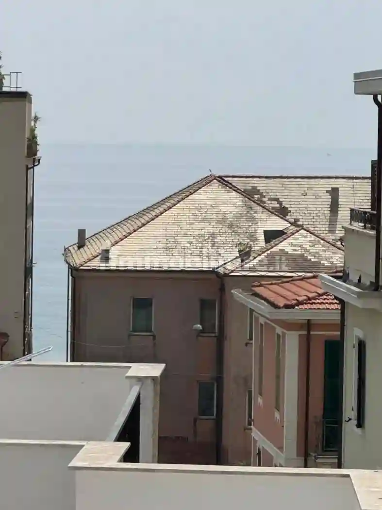 Trilocale via Flavio Gioia 3, Centro, Alassio - foto 4