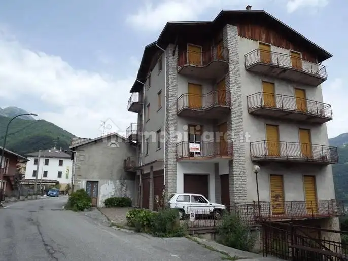 Palazzo - Edificio in vendita a Rota d'Imagna