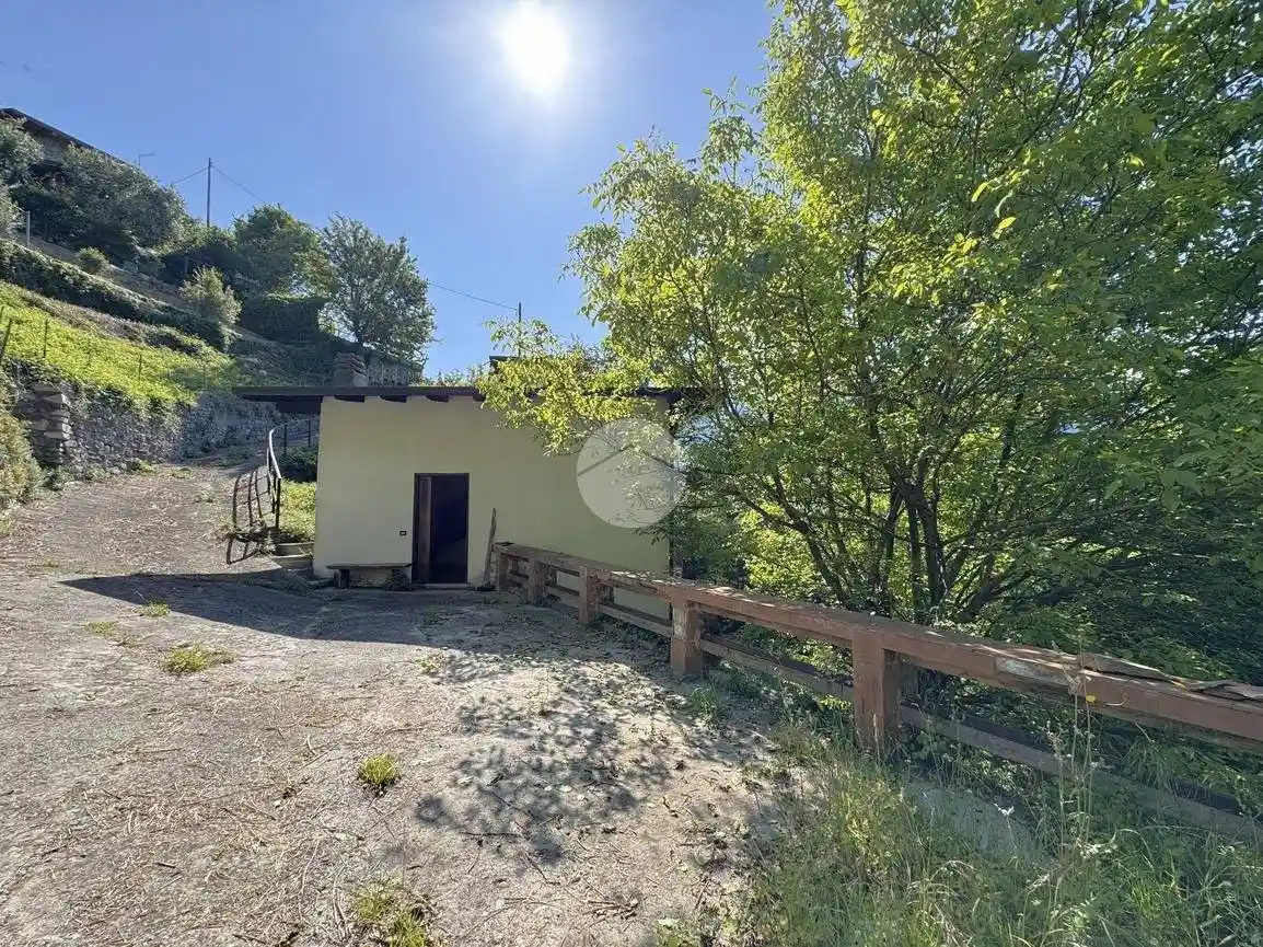 Casa indipendente in vendita a Piancogno