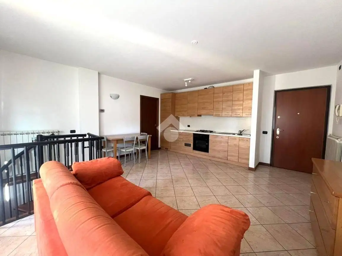 Trilocale via Gorizia 13, Centro, Clusone - foto 2