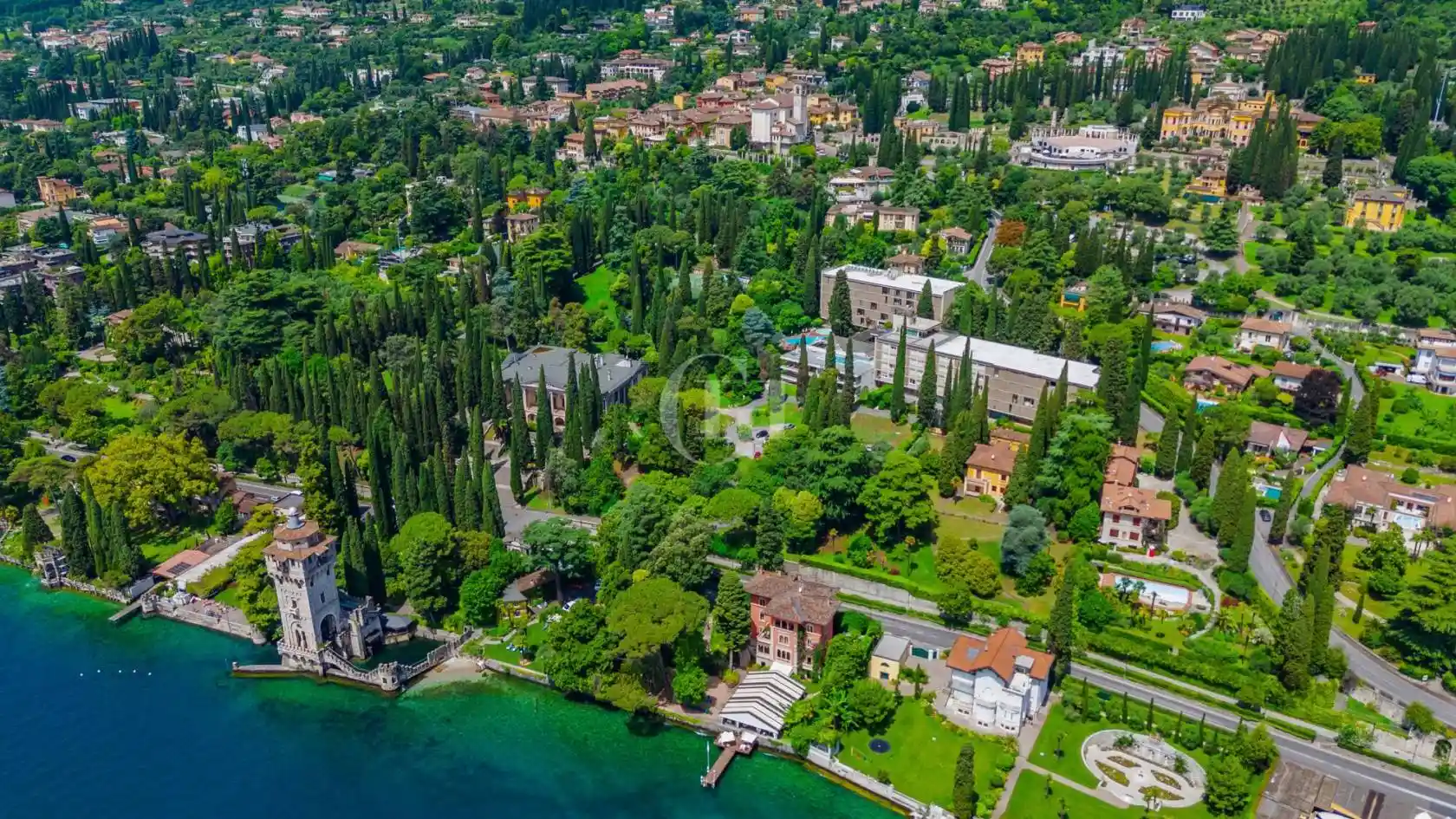 Palazzo - Edificio in vendita a Gardone Riviera