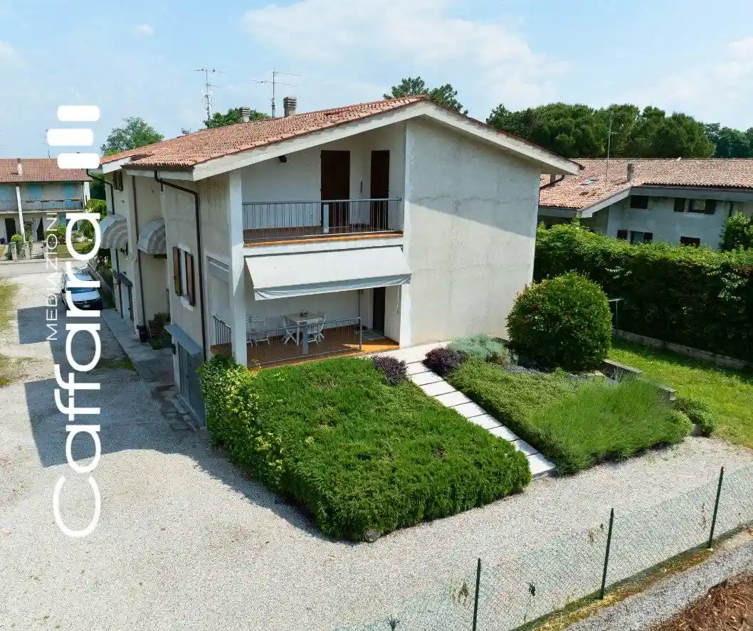 Villa in vendita a Volta Mantovana