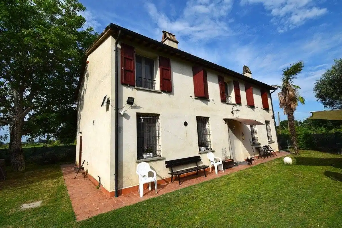 Casa indipendente in vendita a Russi