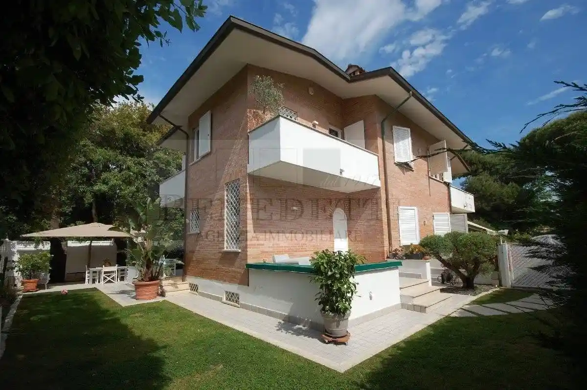 Villa in vendita a Pietrasanta