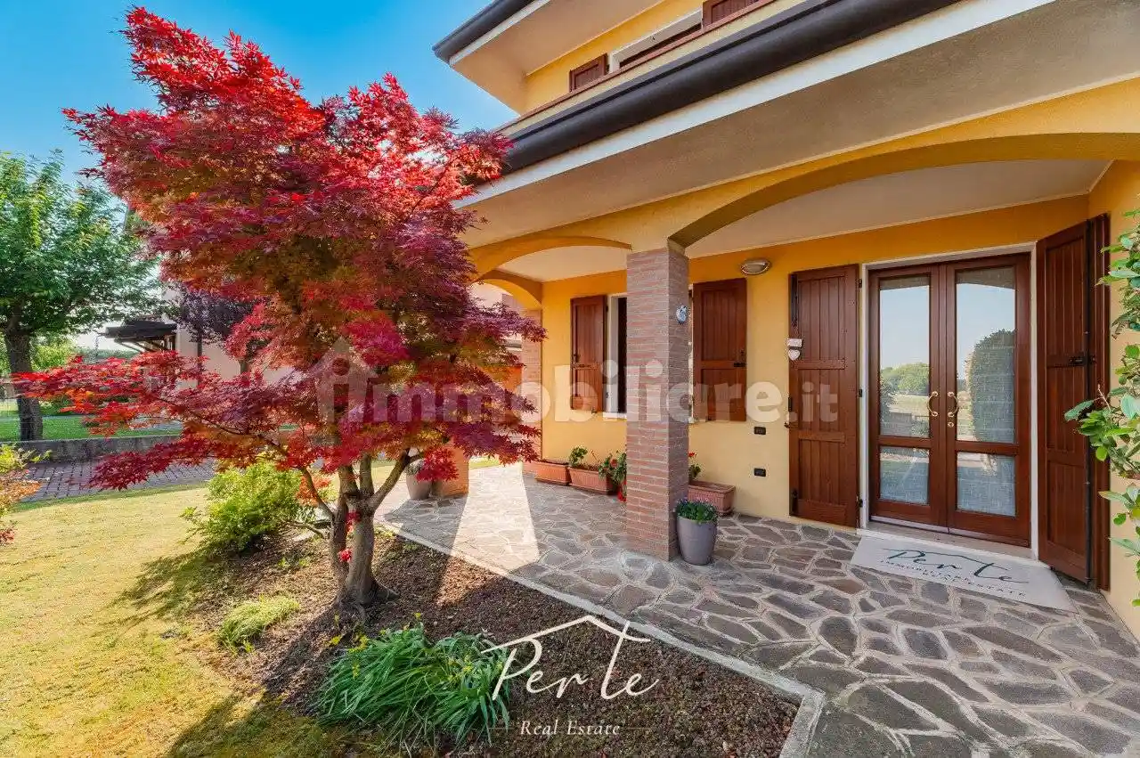 Villa in vendita a Marcaria