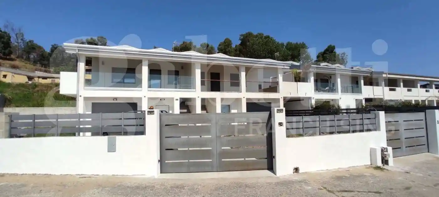 Villa bifamiliare via Formia , 99, Fortuna - Corvo, Catanzaro - foto 2