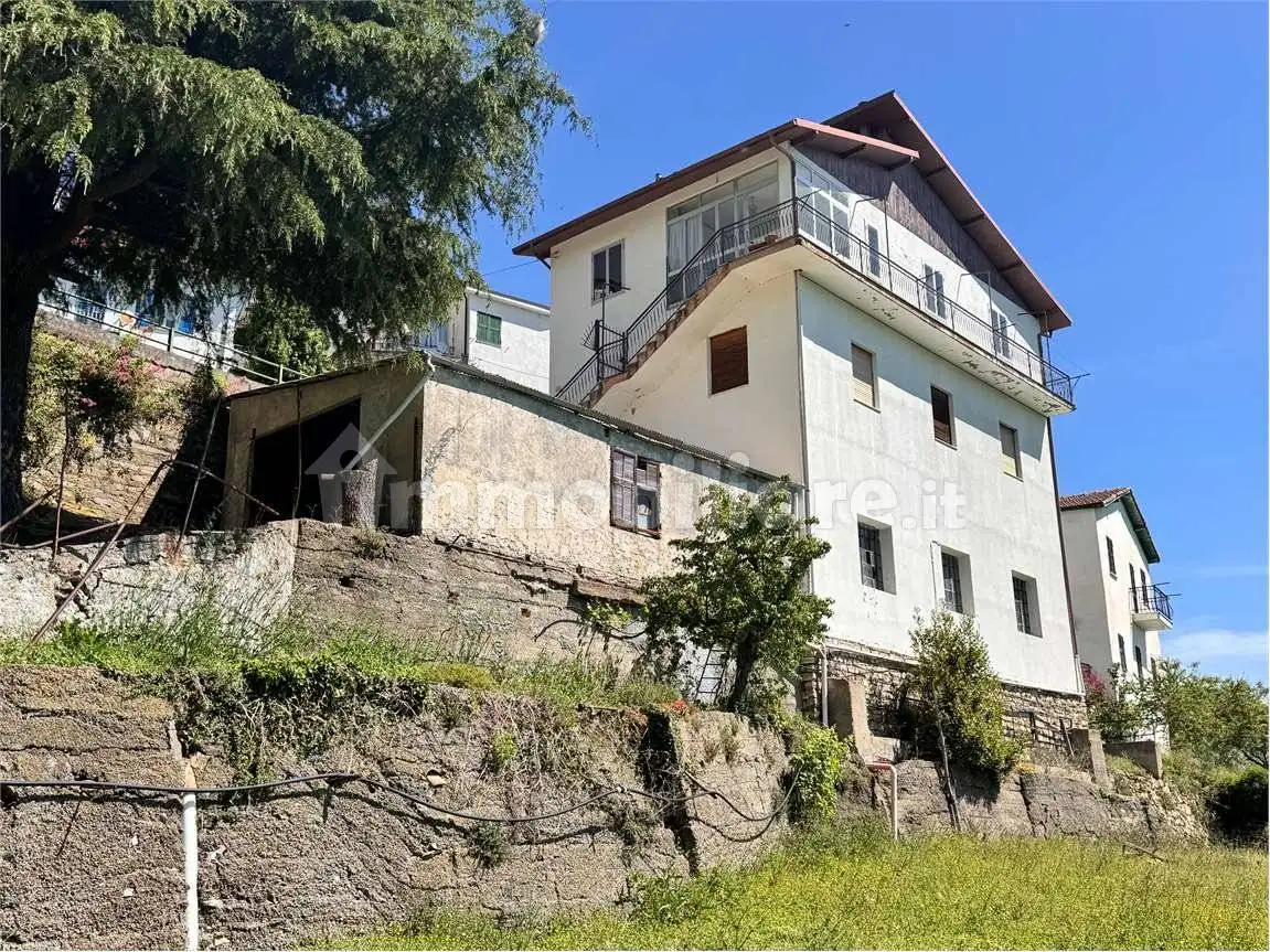 Casa indipendente in vendita a Borgomaro