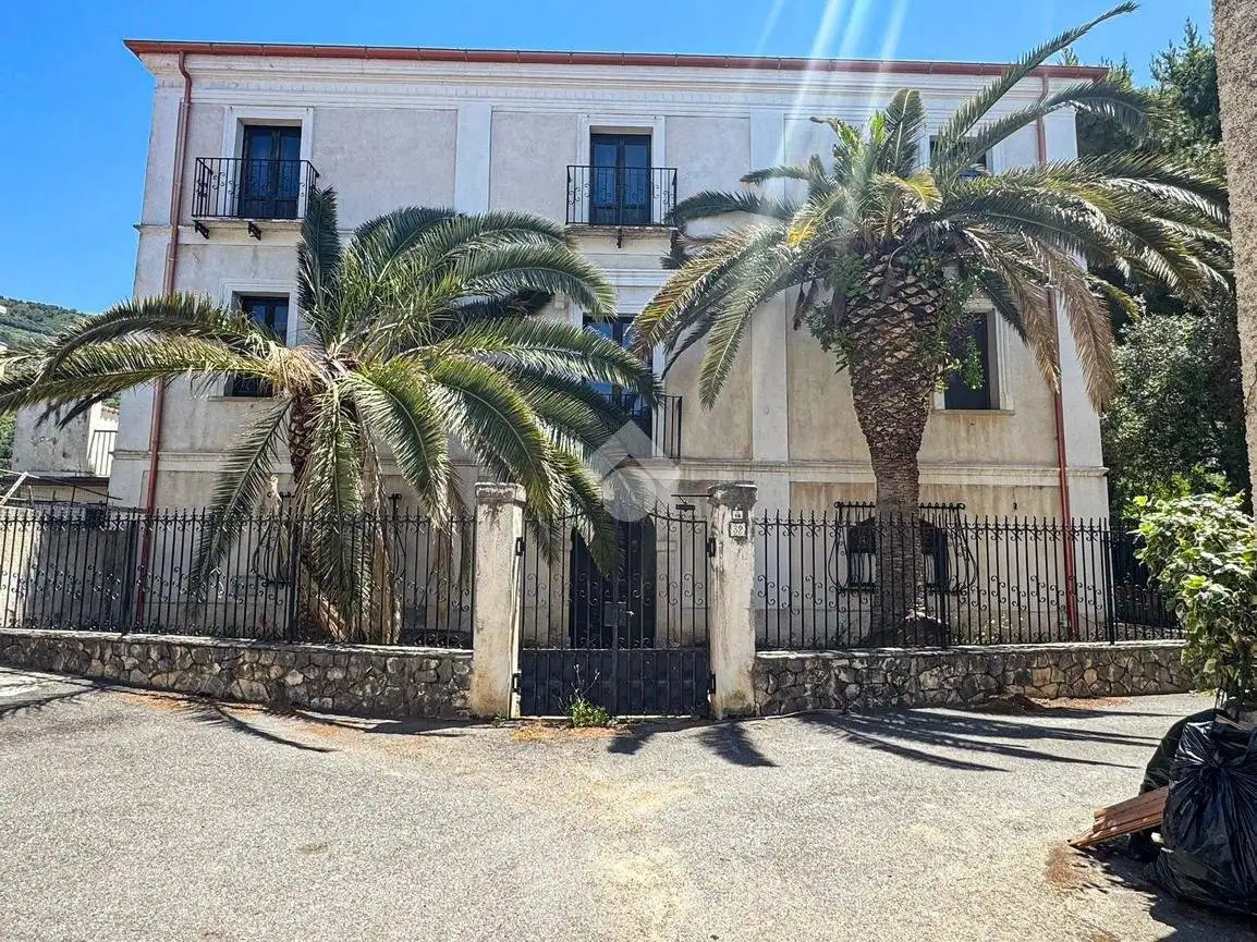 Appartamento in vendita a Longobardi