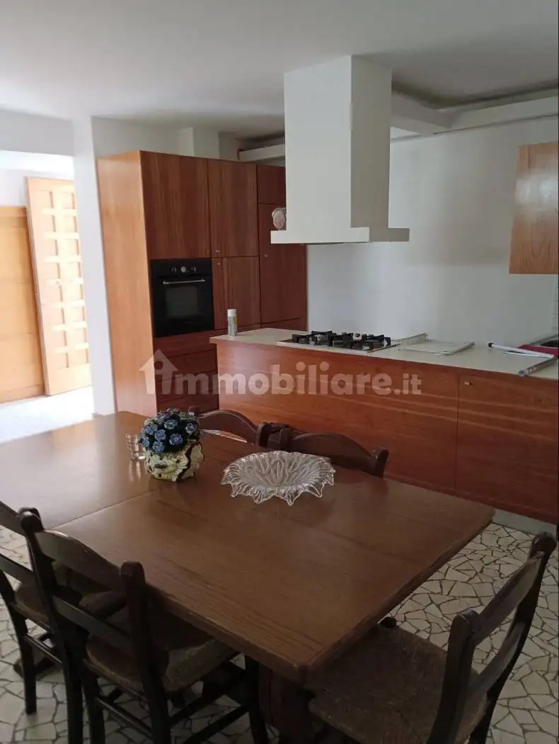 Appartamento in affitto a Marsicovetere