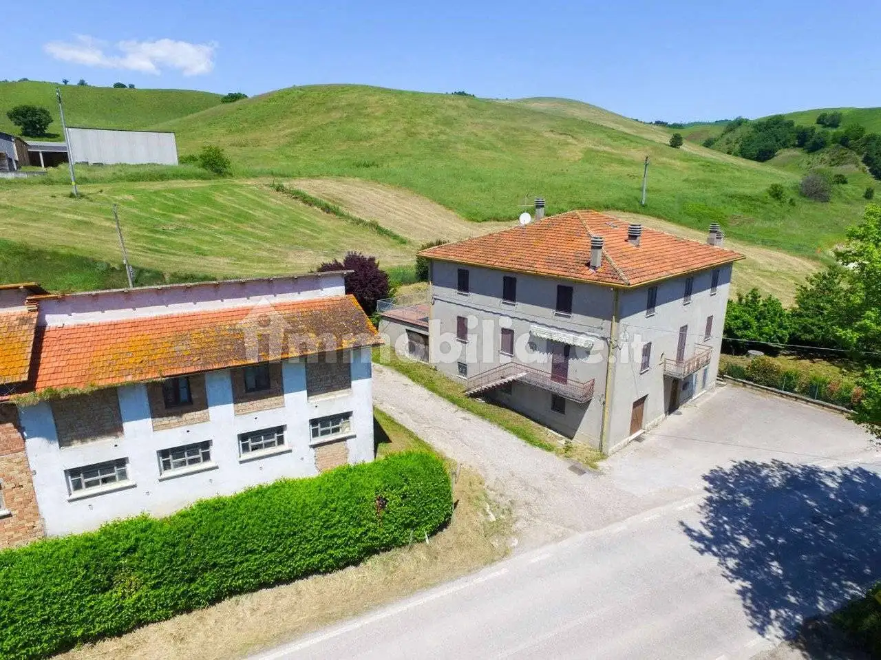 Villa in vendita a Belforte all'Isauro