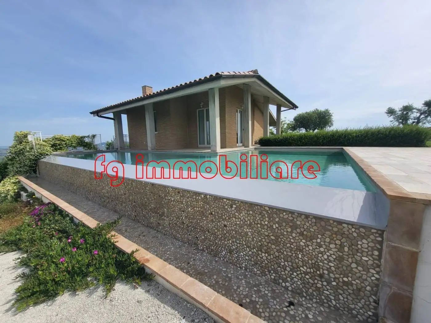 Villa in vendita a Montelupone