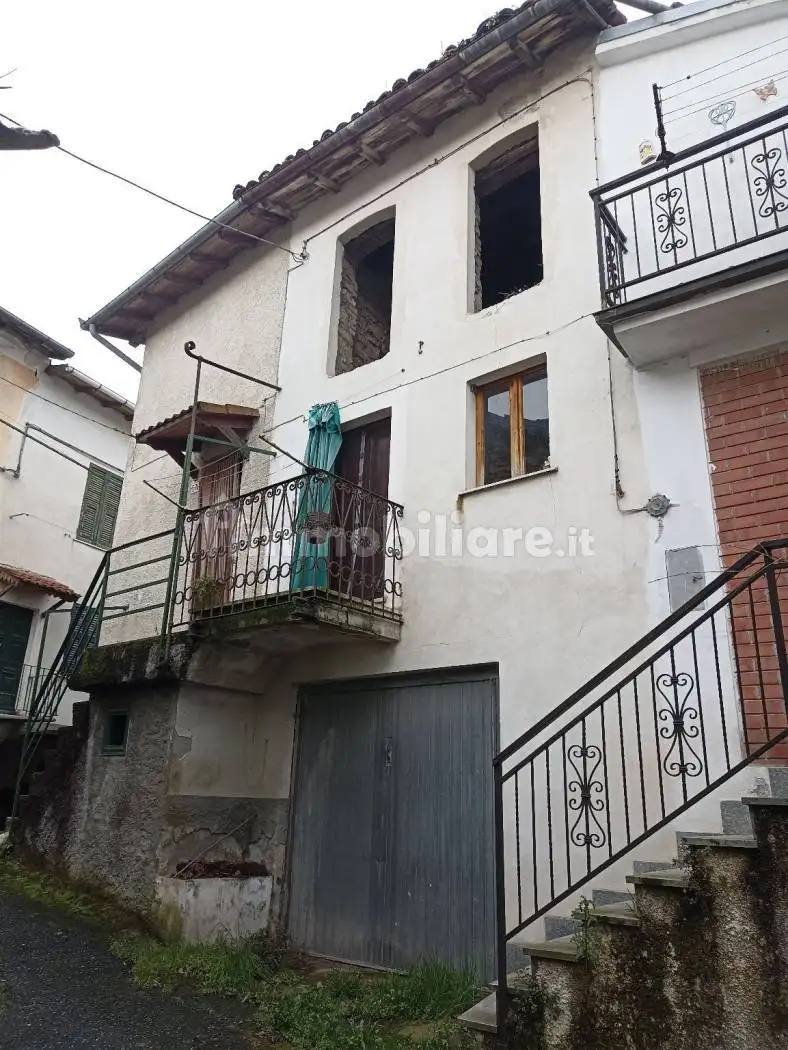 Casa indipendente in vendita a Parodi Ligure