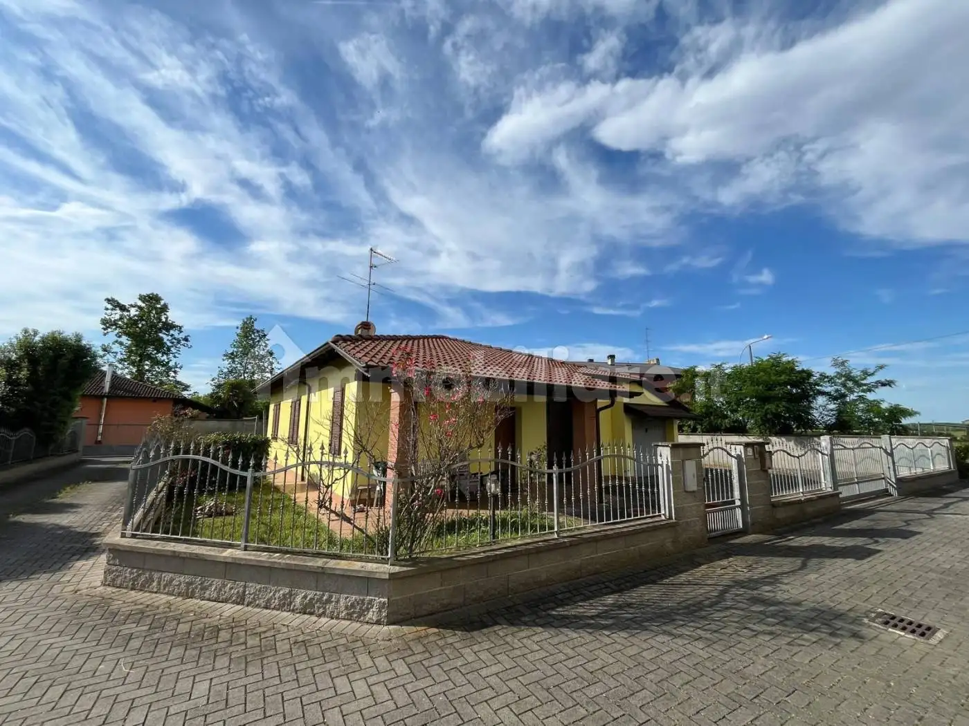 Villa in vendita a Albonese