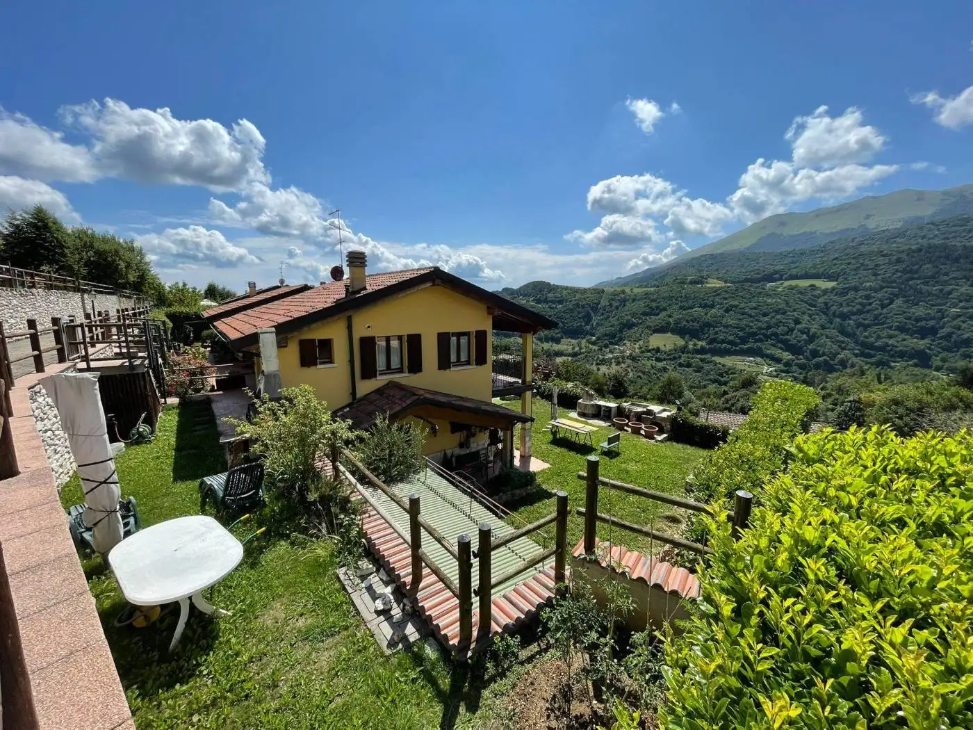 Appartamento in vendita a Ferrara di Monte Baldo