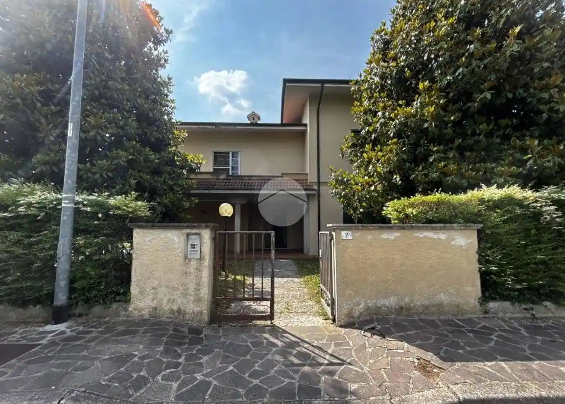 Villa in vendita a Borgo Virgilio