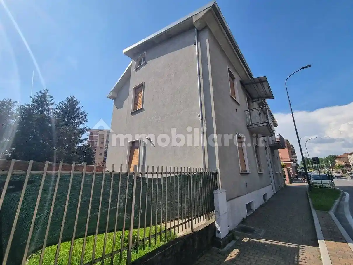 Appartamento in vendita a Limbiate