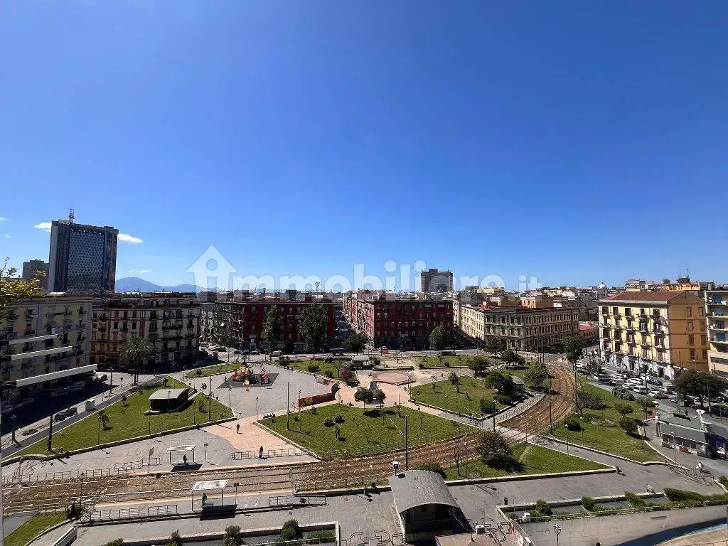 Appartamento in vendita a Napoli