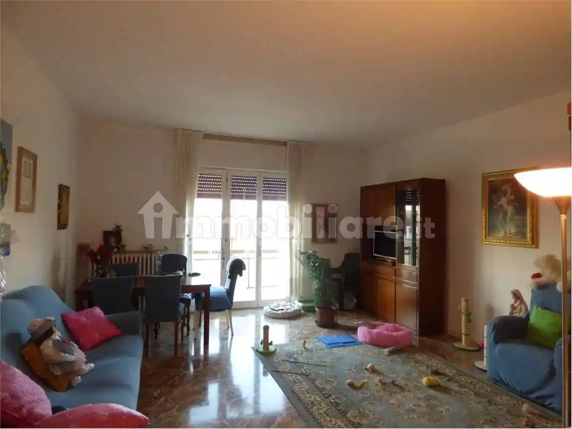 Appartamento in vendita a Lonate Ceppino