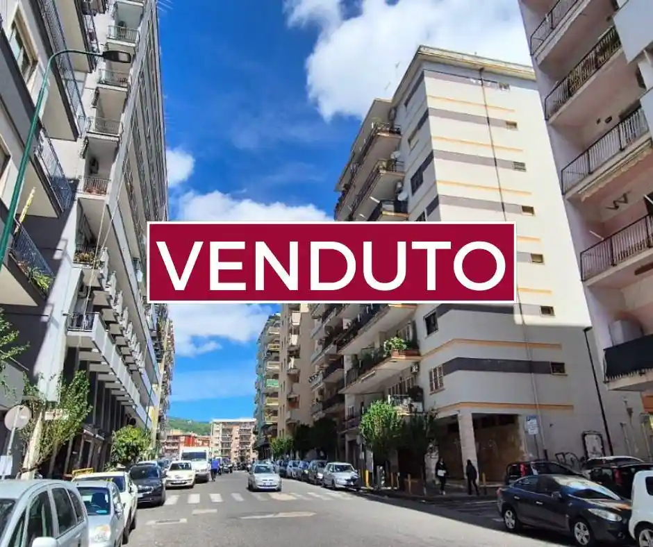Appartamento in vendita a Napoli