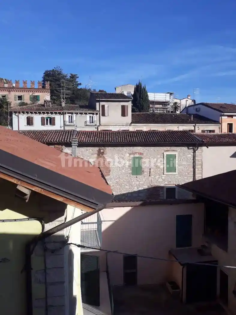 Casa indipendente in affitto a Verona