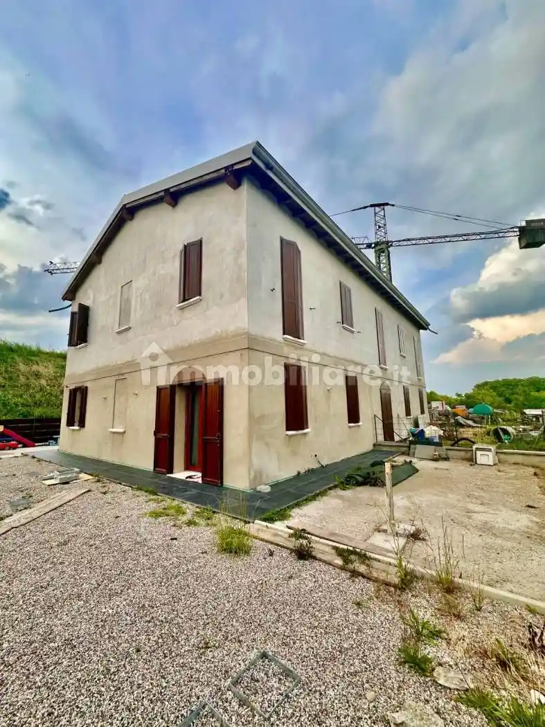 Villa in vendita a San Possidonio