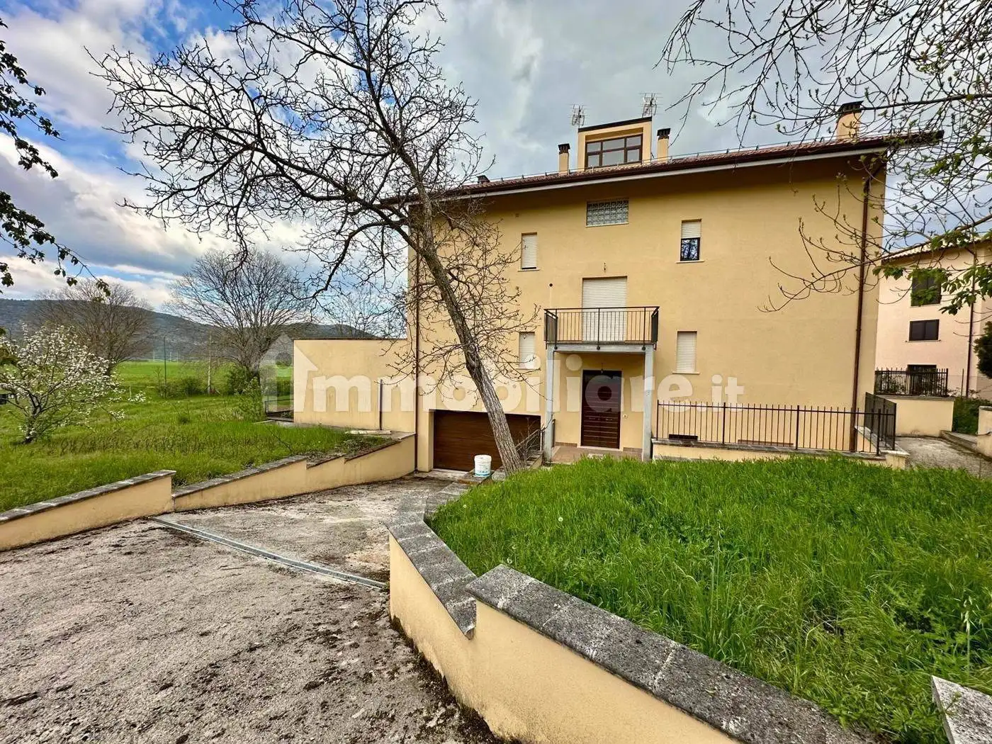 Villa bifamiliare via Piedi la Terra, snc, Centro, Caporciano - foto 2