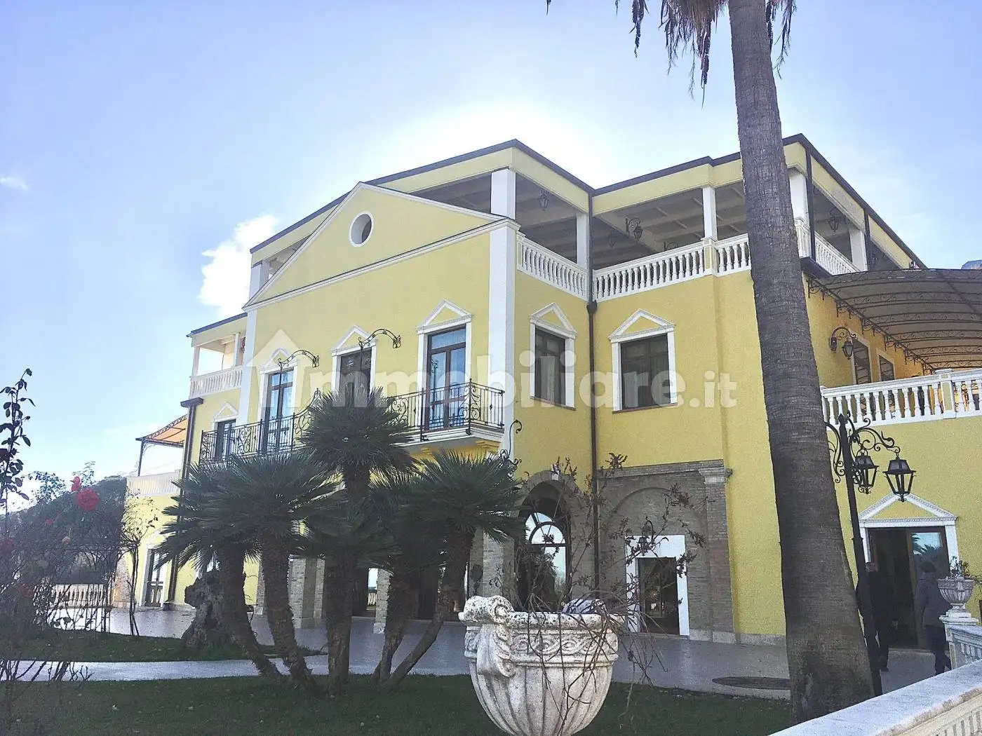 Palazzo - Edificio in vendita a Francavilla al Mare