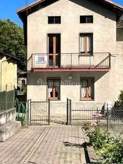 Villa in vendita a Buglio in Monte