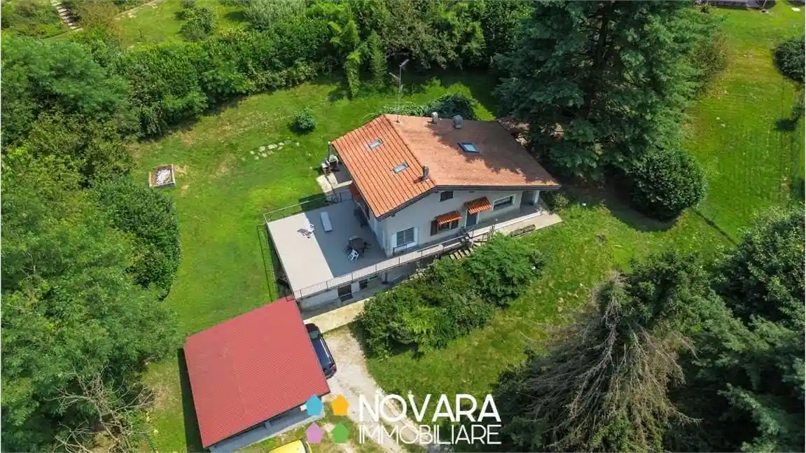 Villa in vendita a Agrate Conturbia