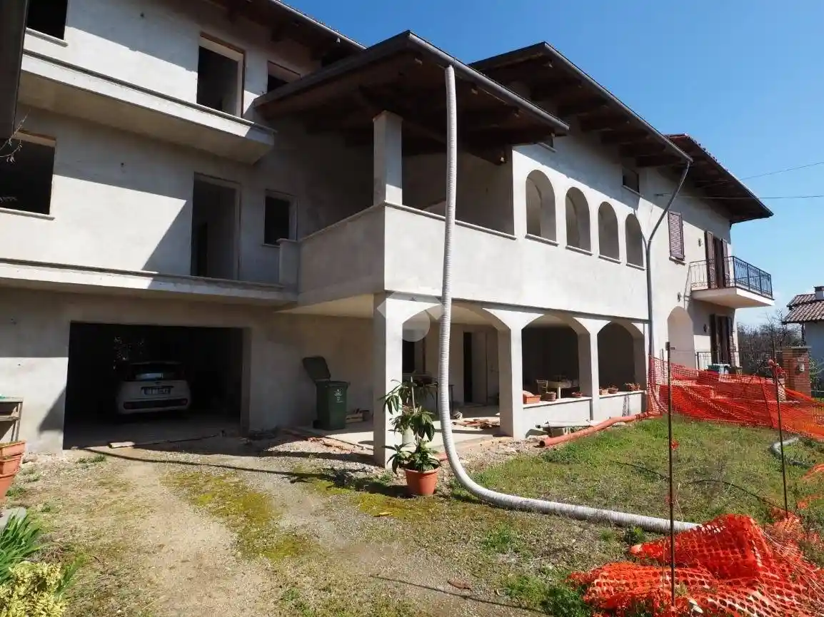 Casa indipendente in vendita a Roasio