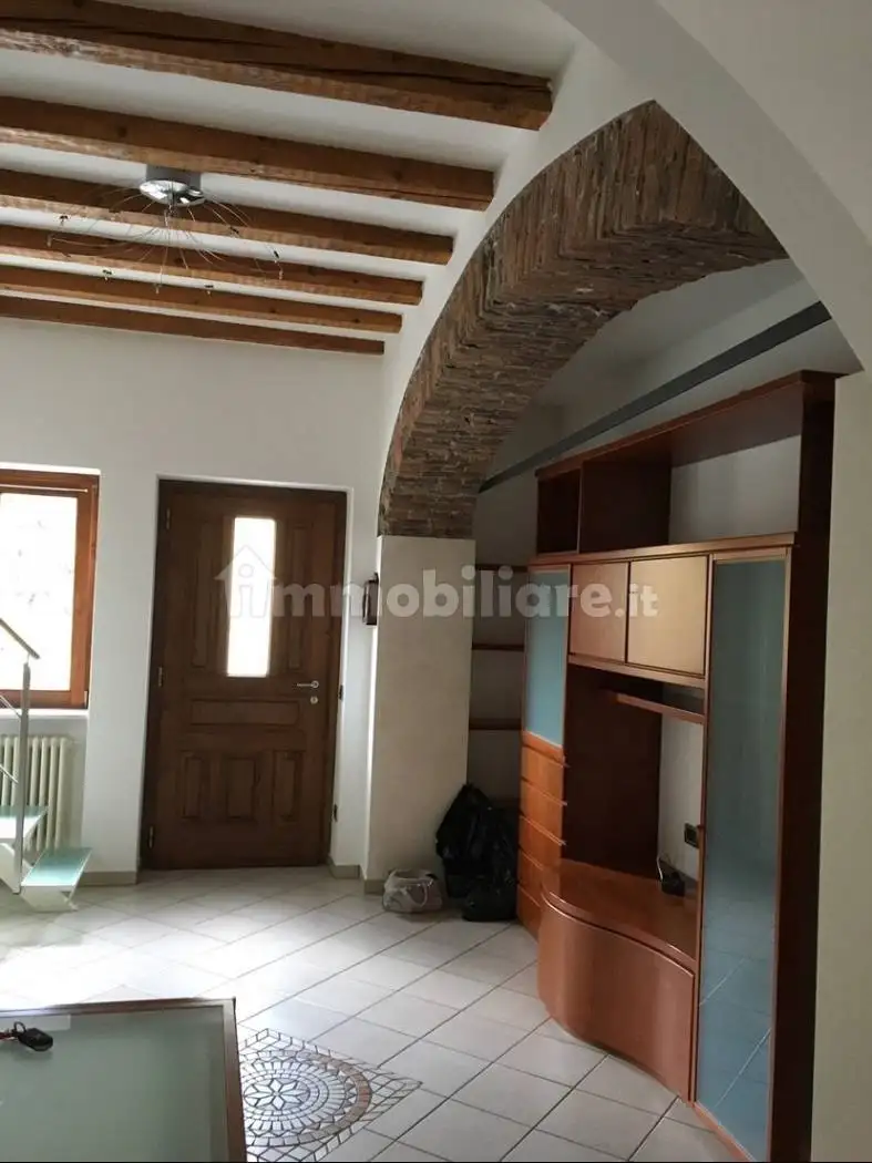 Appartamento in vendita a Carlazzo