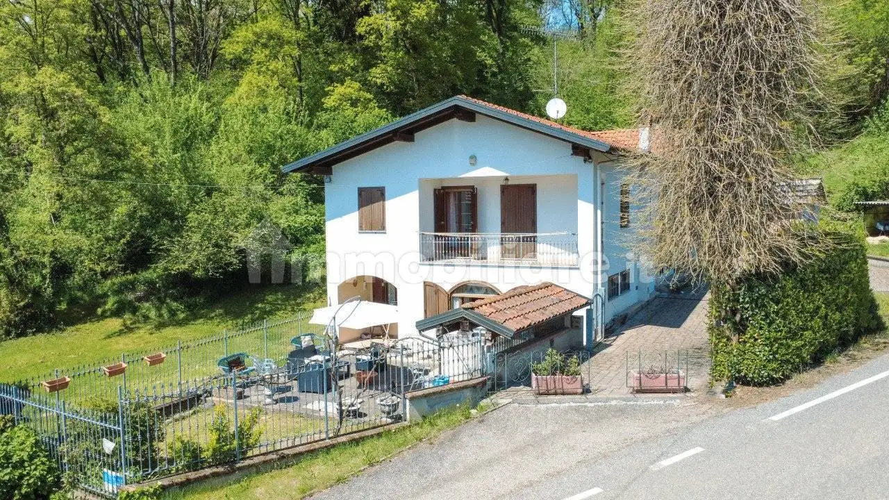 Villa in vendita a Guardabosone