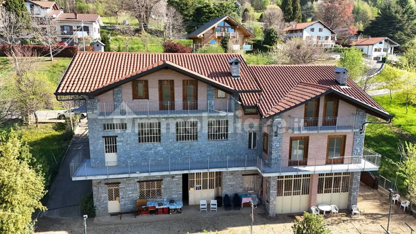 Palazzo - Edificio in vendita a Coassolo Torinese