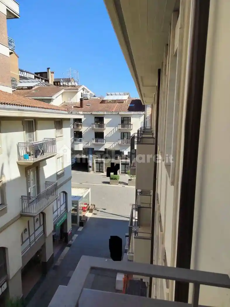 Appartamento via Ferdinando Iannaccone 7, Emanuele II, C. Colombo, Morelli e Silvati, Avellino - foto 4