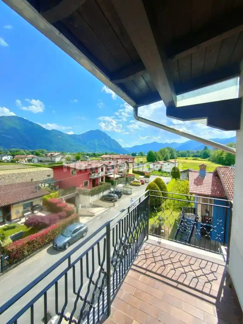 Appartamento in vendita a Costa Volpino