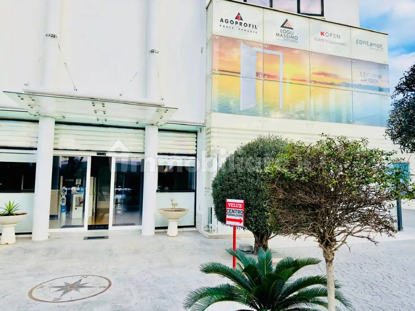 Palazzo - Edificio in Affitto - foto 2