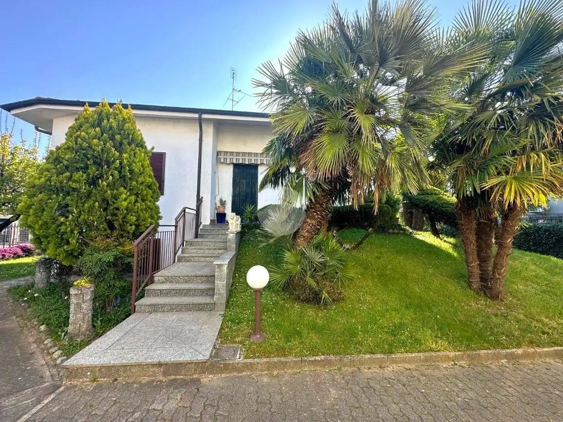 Villa in vendita a Santo Stefano Ticino