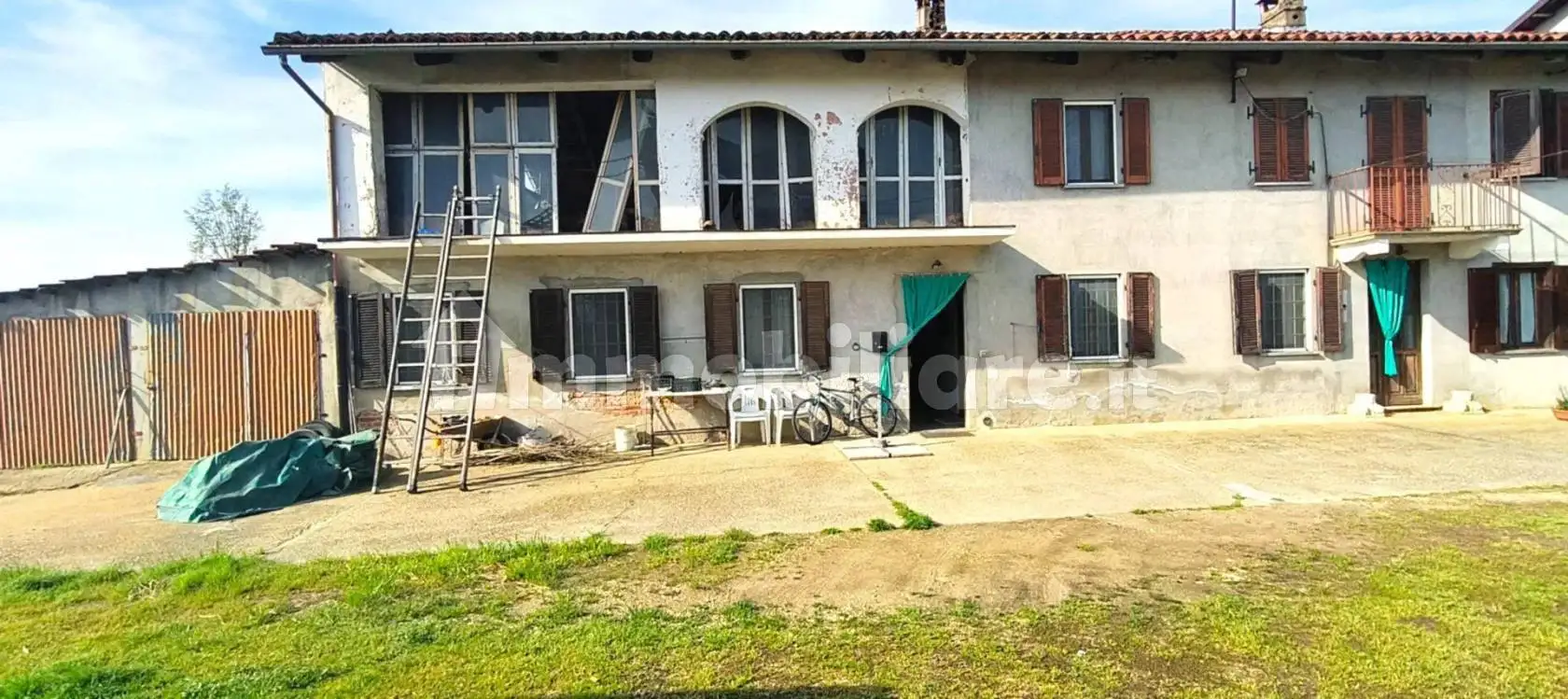 Casa indipendente in vendita a Cellarengo