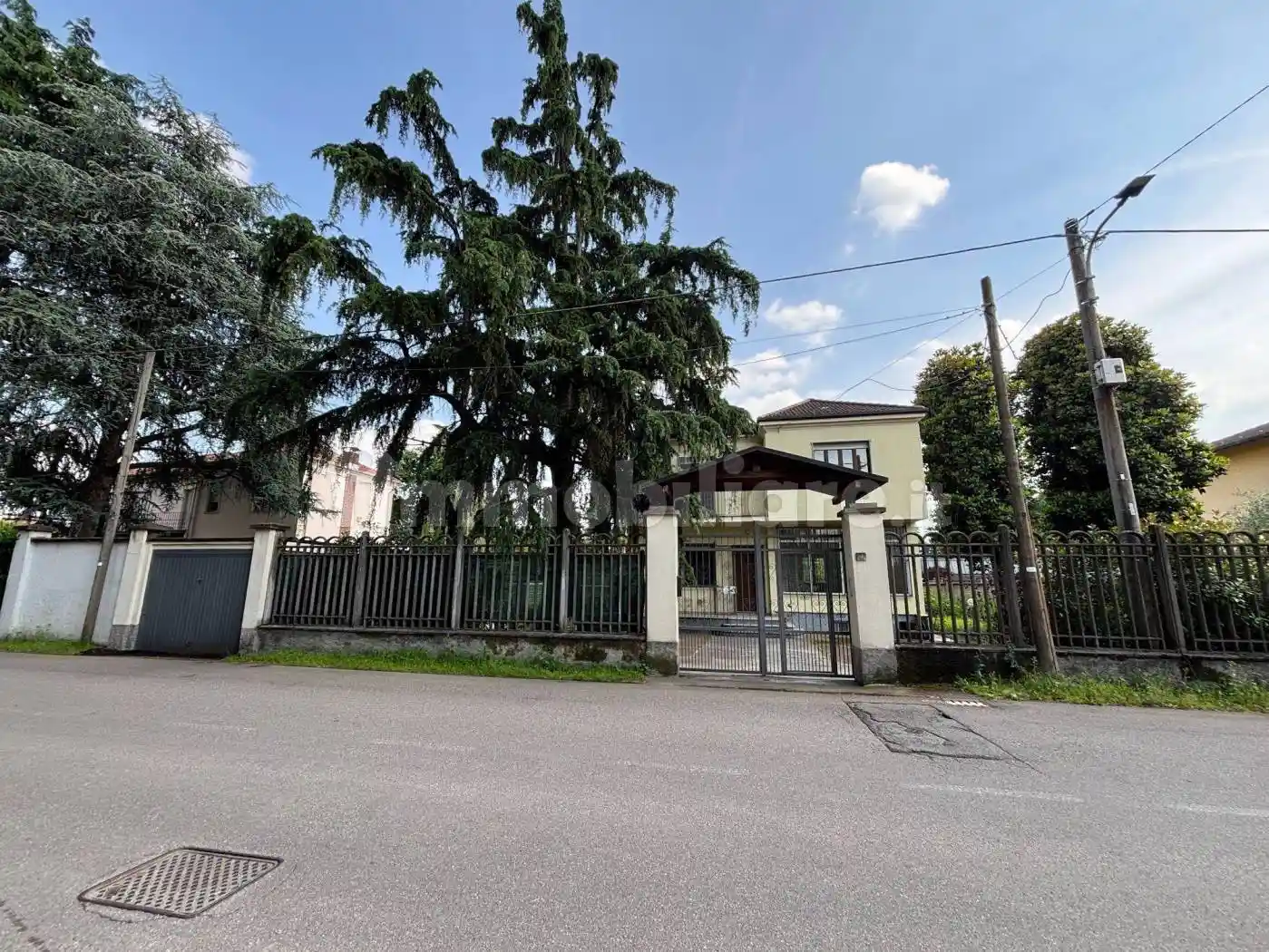 Villa in vendita a Caronno Pertusella