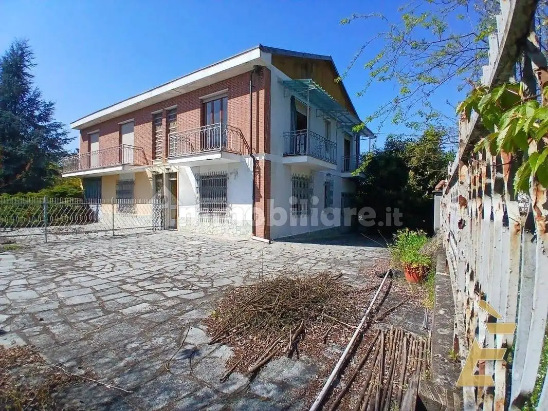 Rustico - Casale in vendita a Cisterna d'Asti