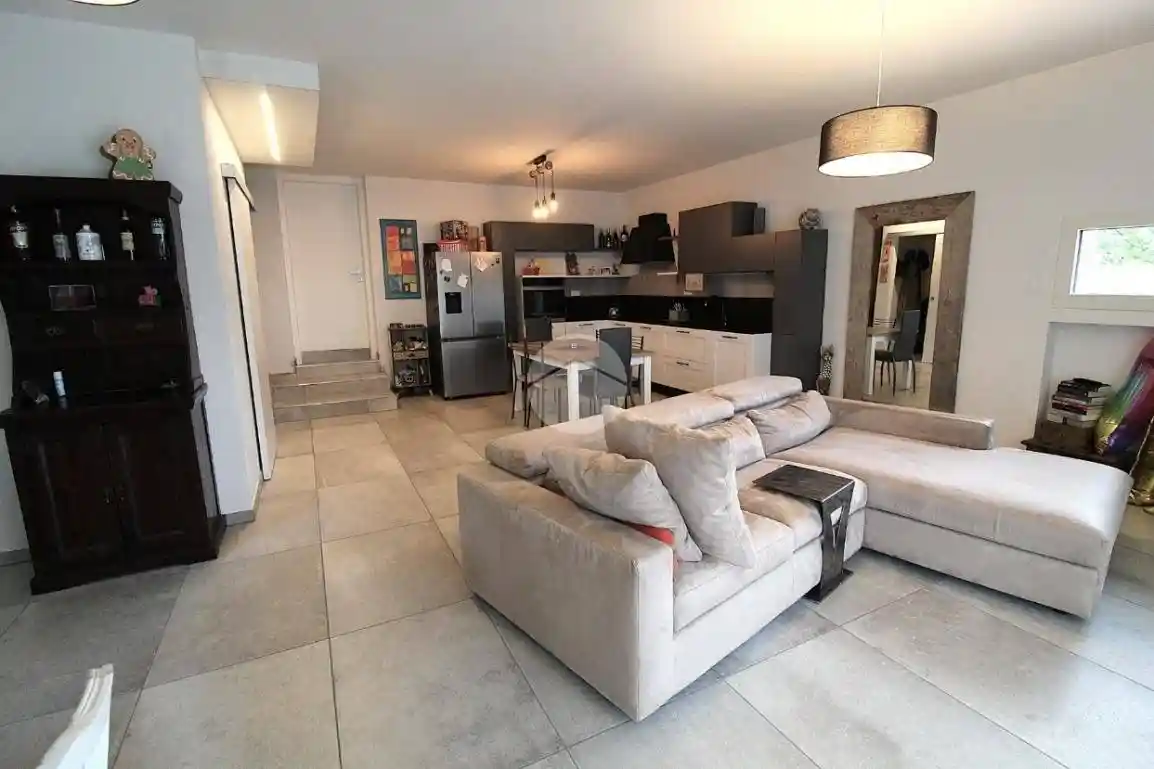 Villa in vendita a Soiano del Lago