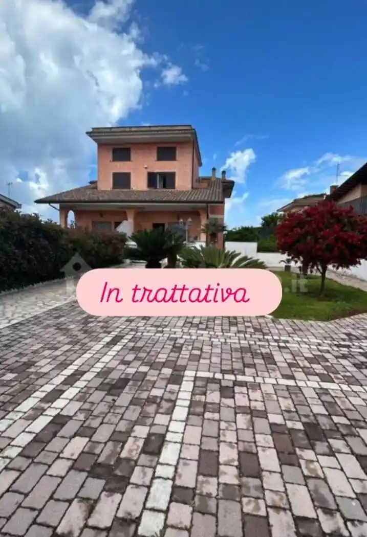 Villa in vendita a Anzio