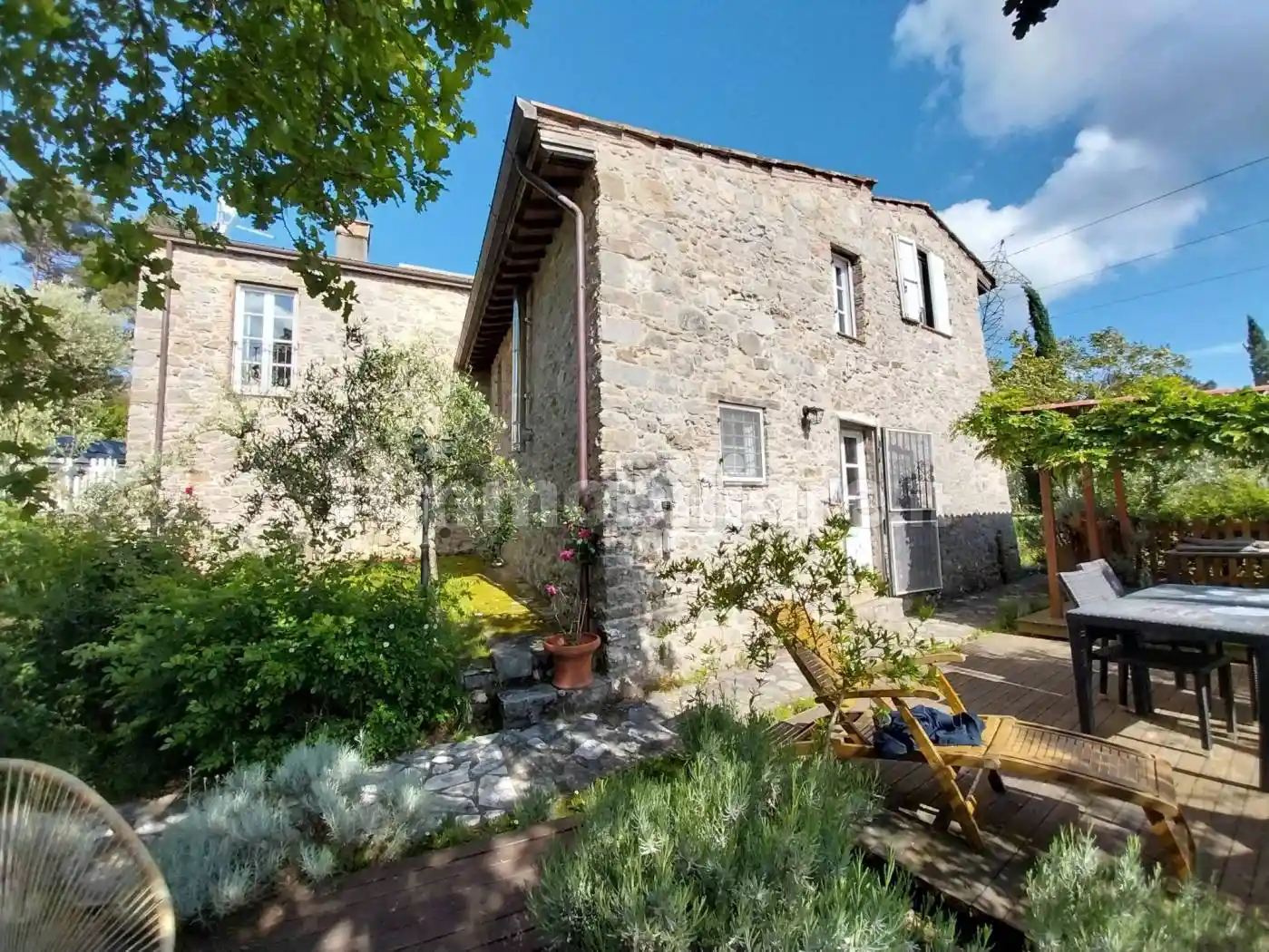 Rustico - Casale in vendita a Camaiore