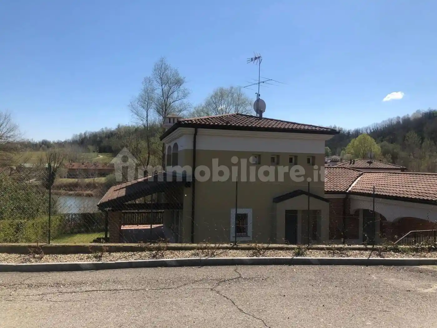Villa unifamiliare frazione Mombarone, Serravalle, Asti - foto 5