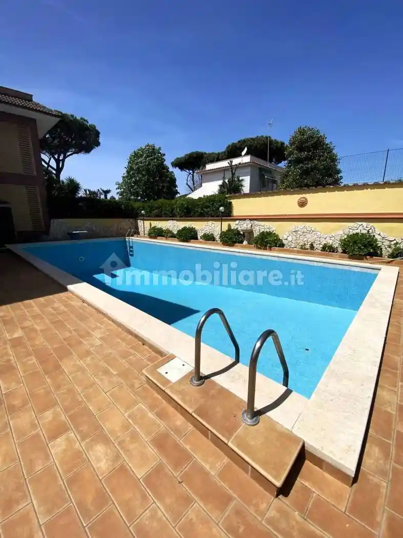 Villa in vendita a Anzio
