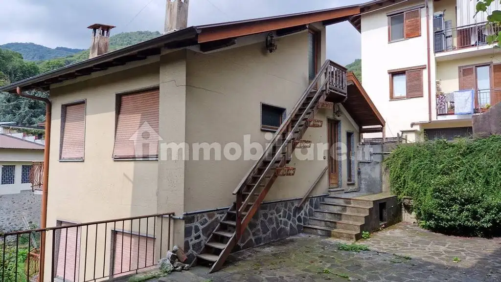 Villa in vendita a Cesara