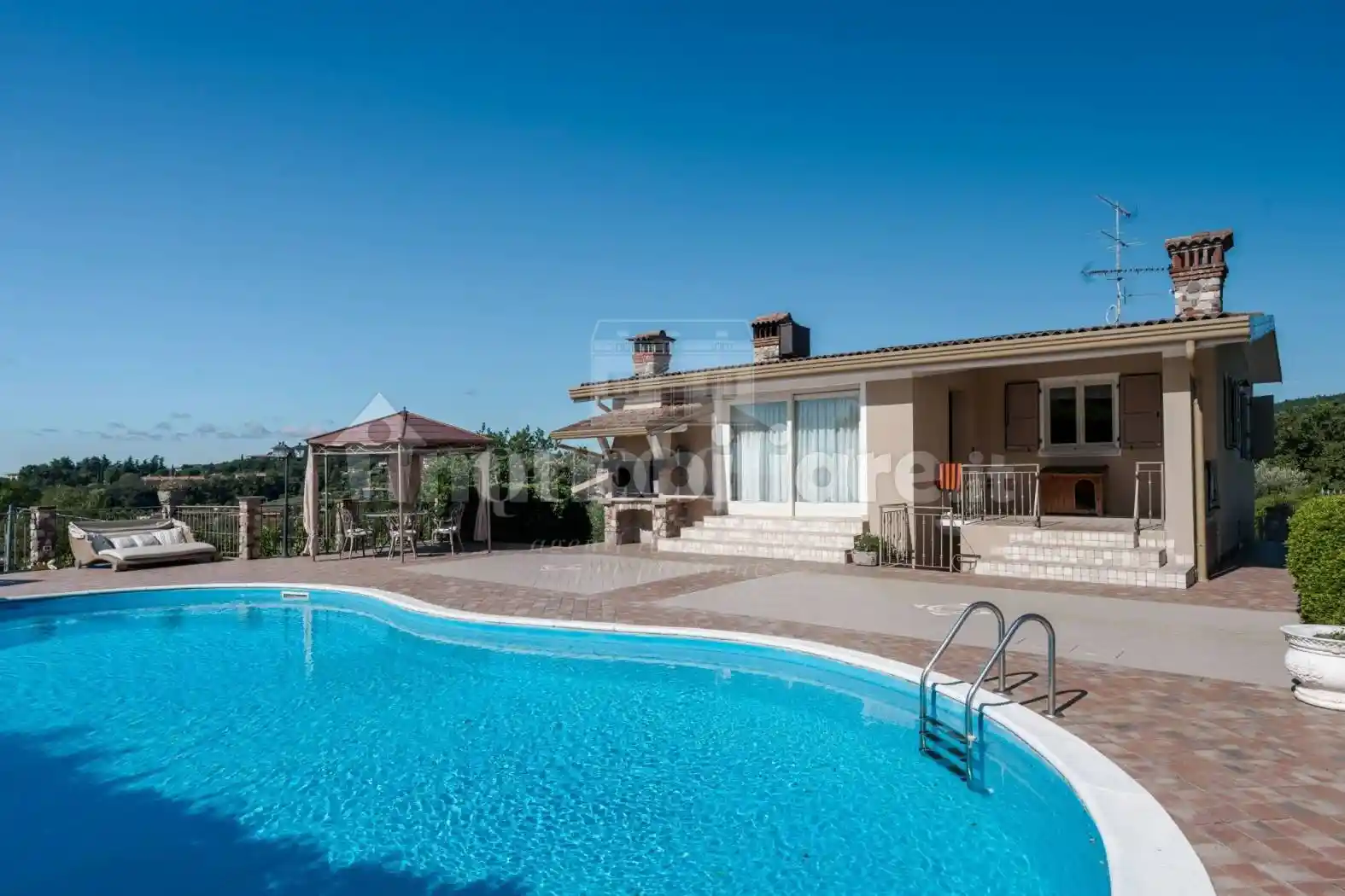 Villa in vendita a Soiano del Lago