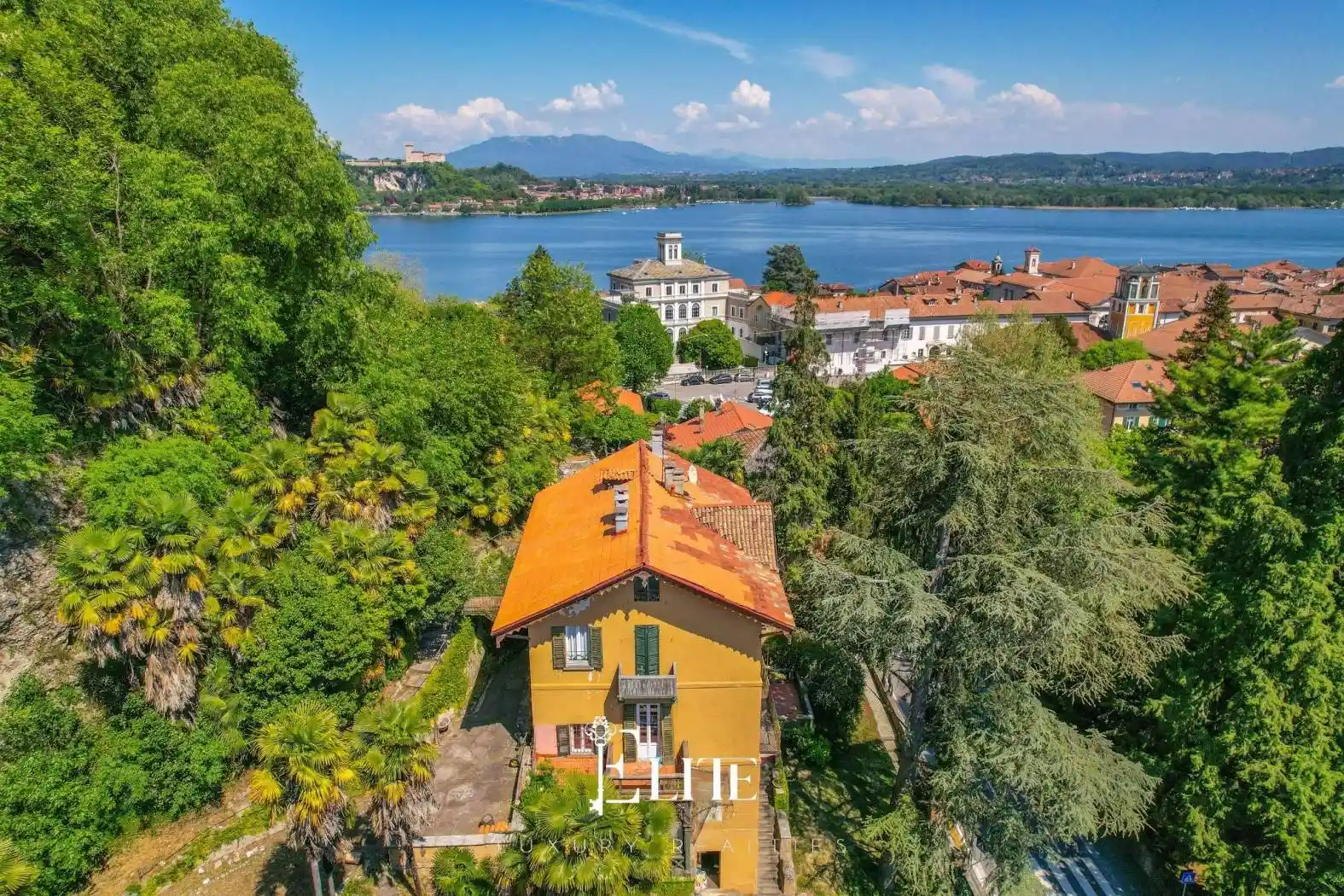 Villa in vendita a Arona