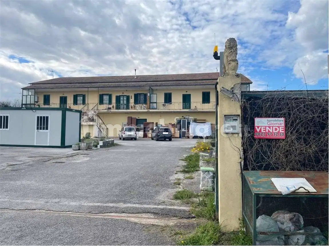Palazzo - Edificio in vendita a Teano